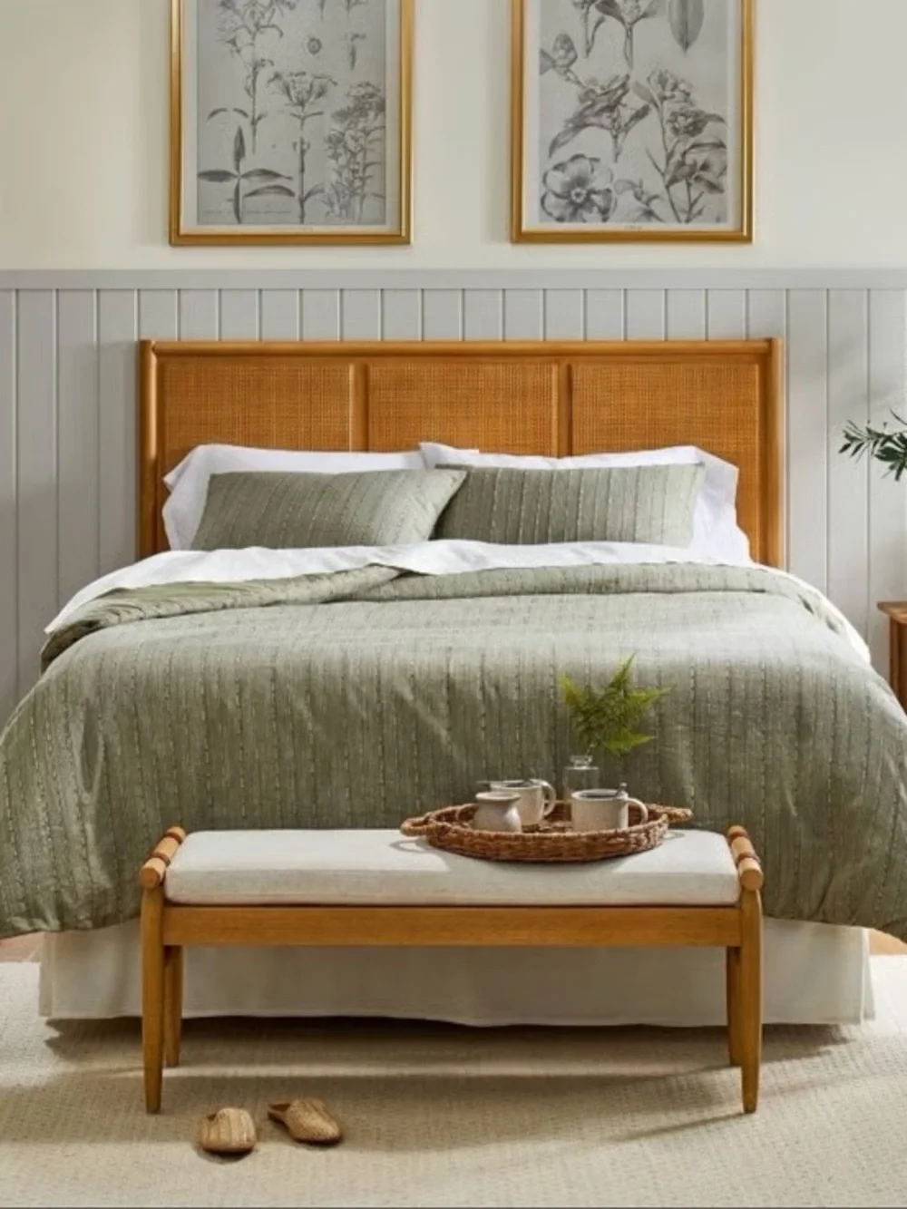 100% cotton Hearth & Hand with Magnolia Comforter Bedding in Olive green QUEEN